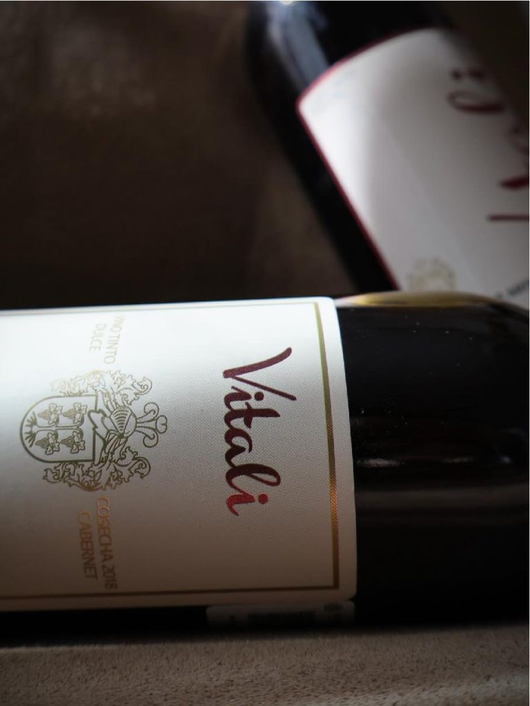 Vitali Vinos, Botellas